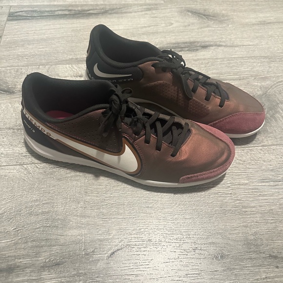 Nike indoor soccer shoes - Picture 3 of 4